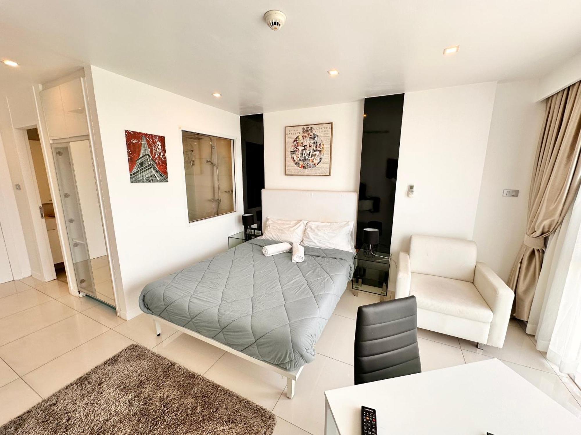 Lovely In Center Apartment Pattaya