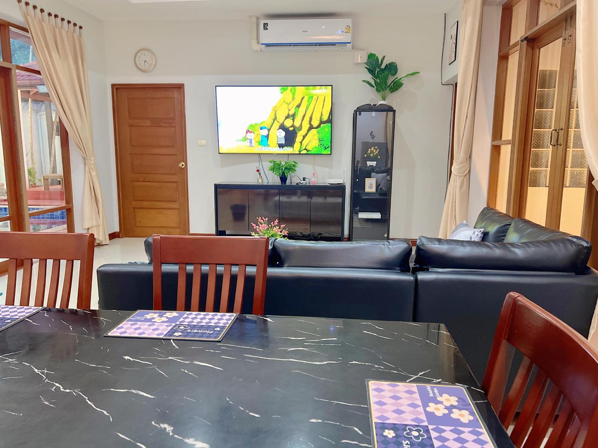 Gusvana Pool Villa *