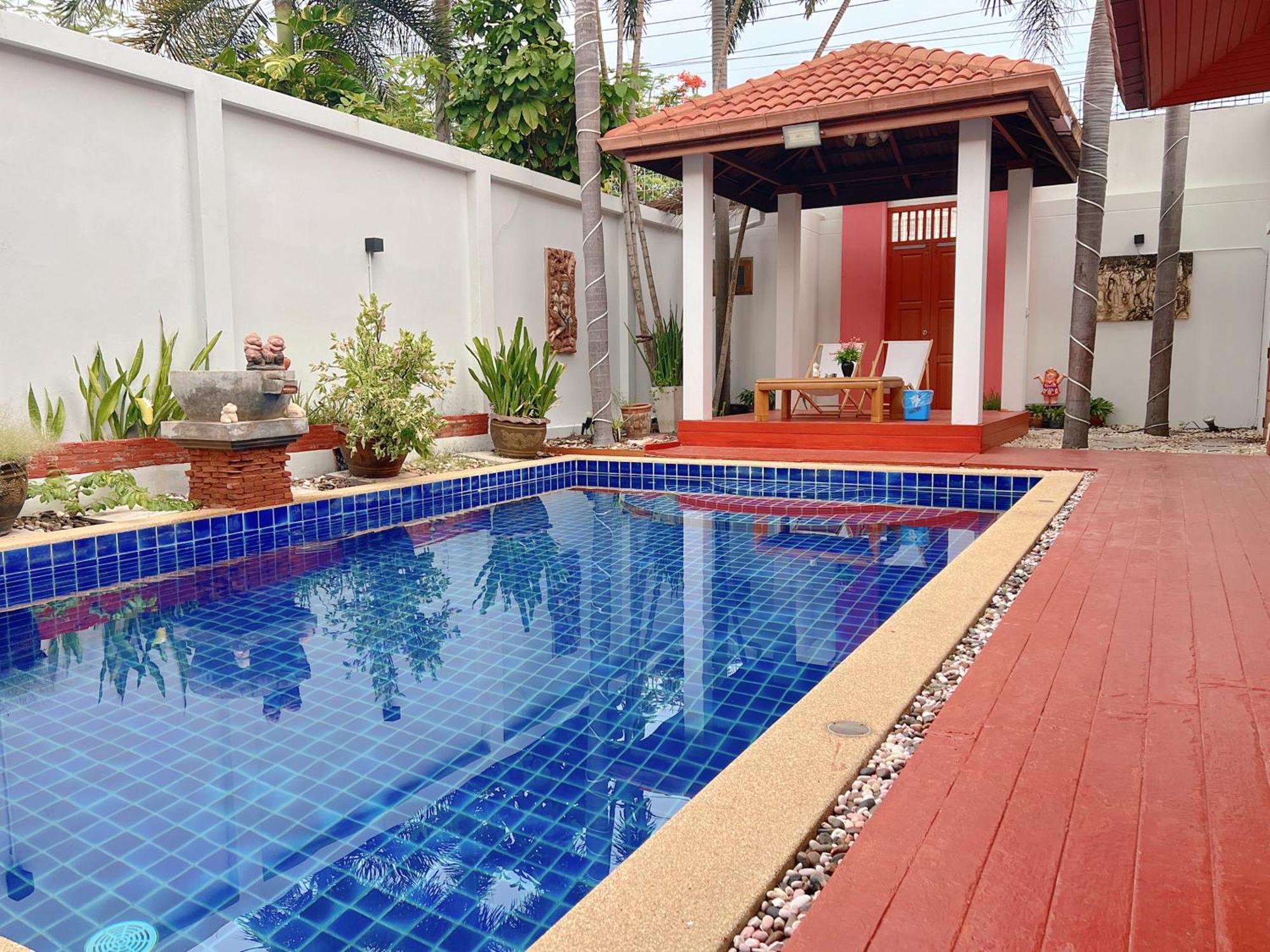 Villa Gusvana Pool *