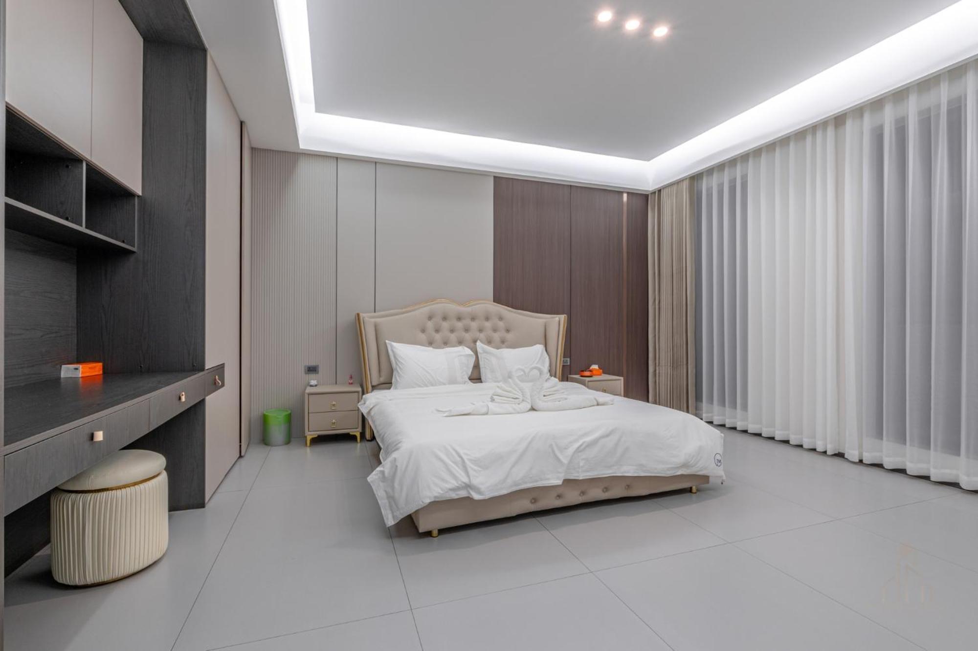 Villa Urban 4 Bedroom-independent Swimming Pool And Ktv Pattaya