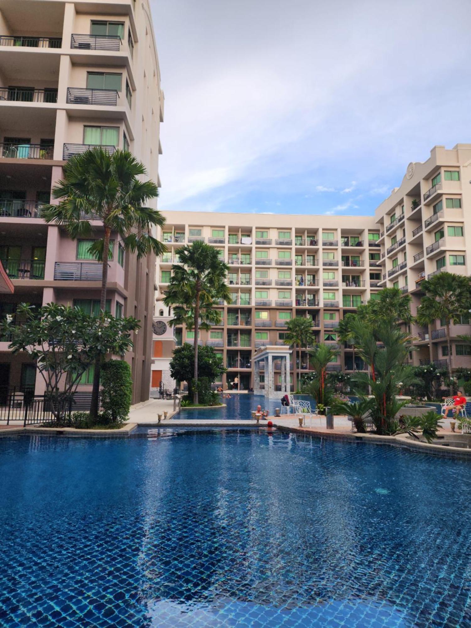 Arcadia Continental Resort, *