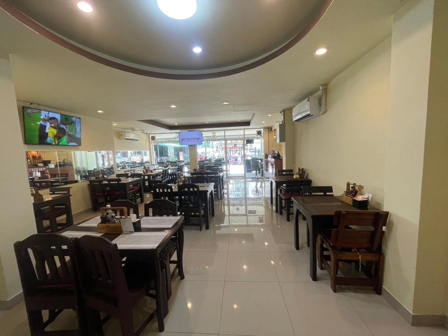Malee And Restaurant