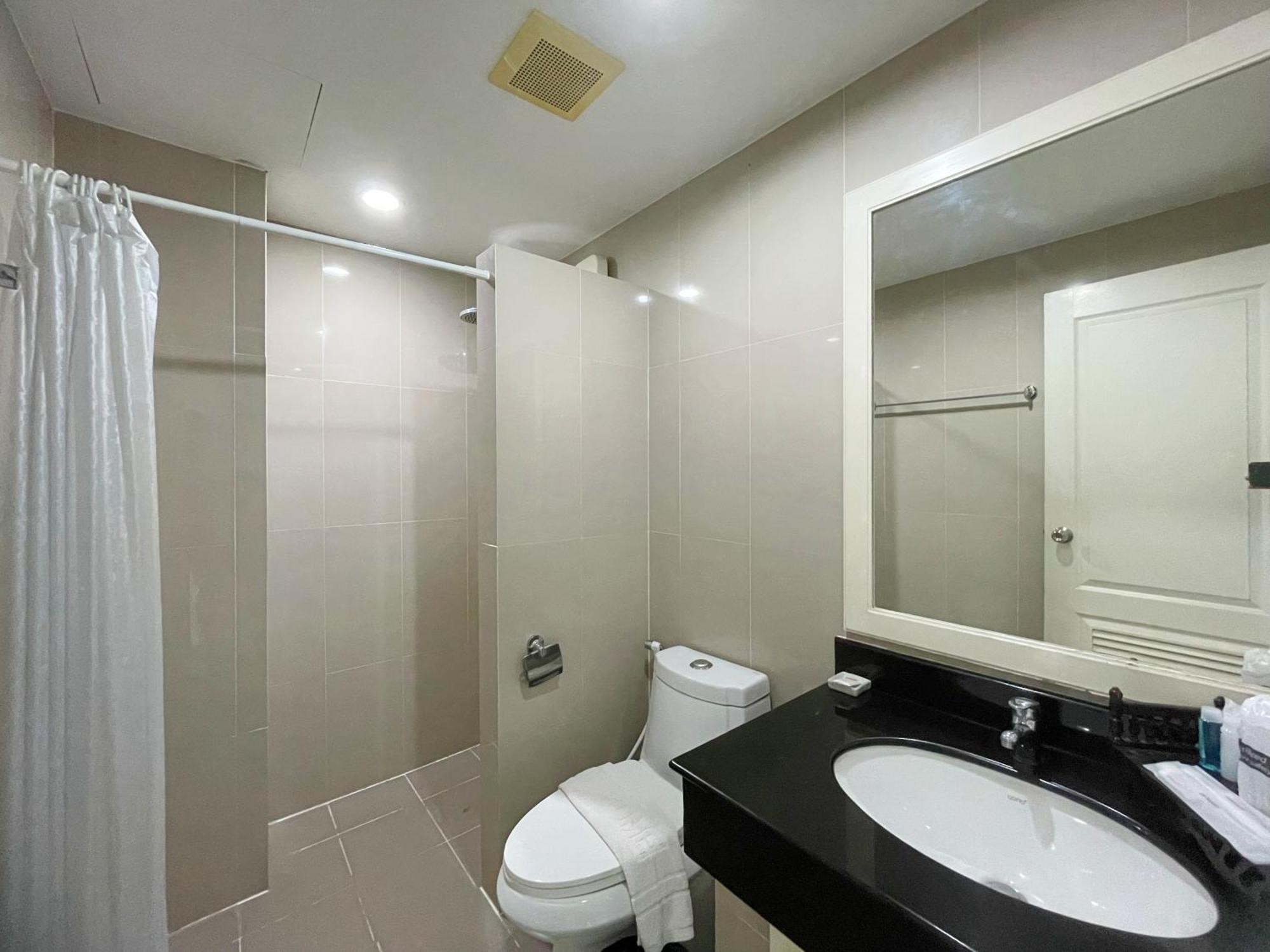 Hotel Baan By Sabai Near By God