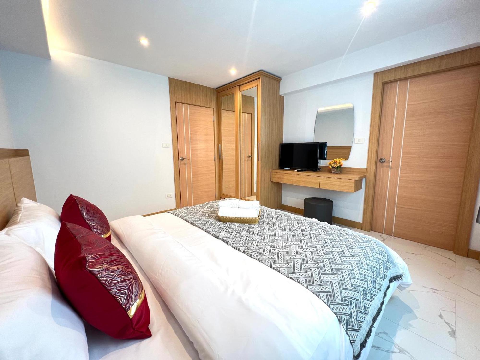 Modern Private Pool Villa,walking Street 10min,city-house 171b Villa *