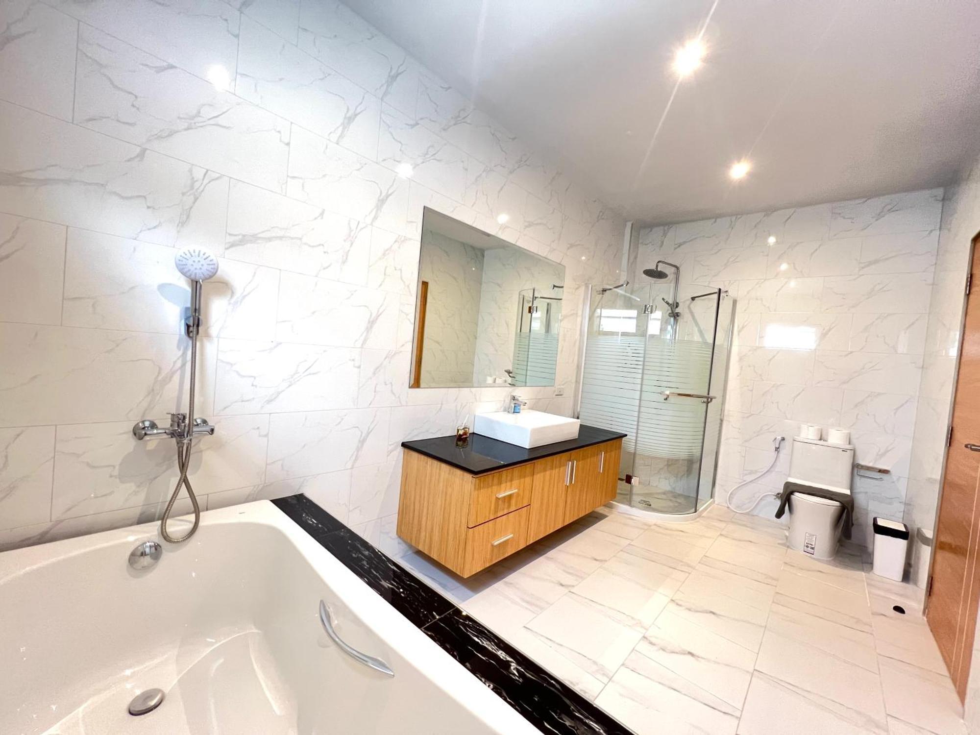 Modern Private Pool Villa,walking Street 10min,city-house 171b *