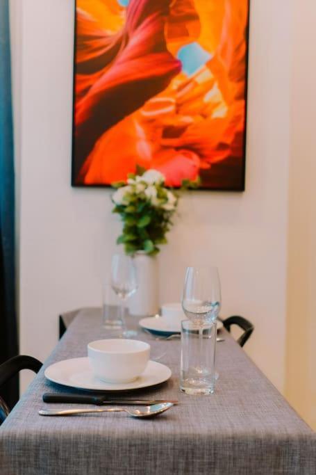 Proche Des Plages, D'angle Lumineux! Apartamento