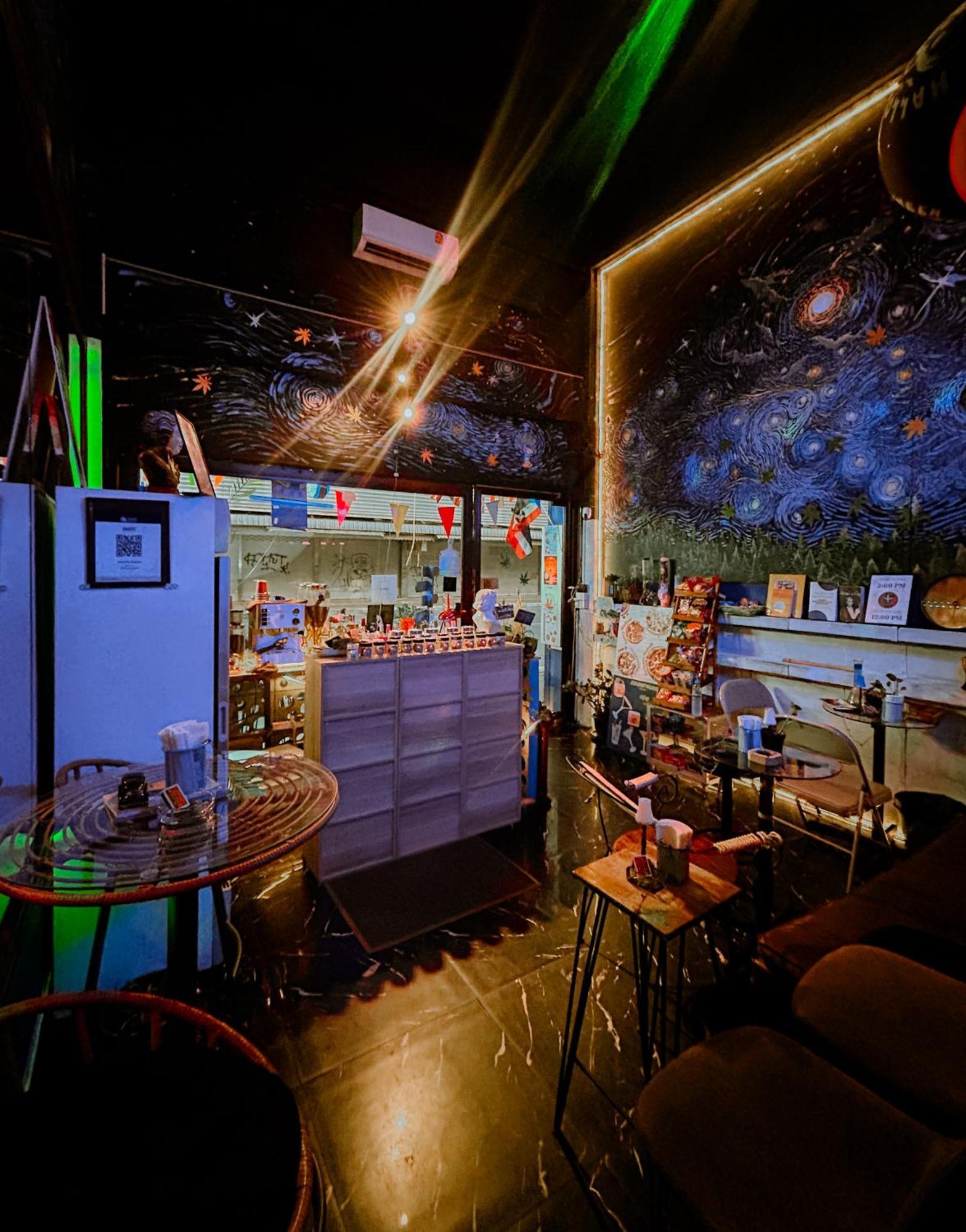 Asrama Happiness Community Wake & Bake - Rooftop Bar & Bistro *