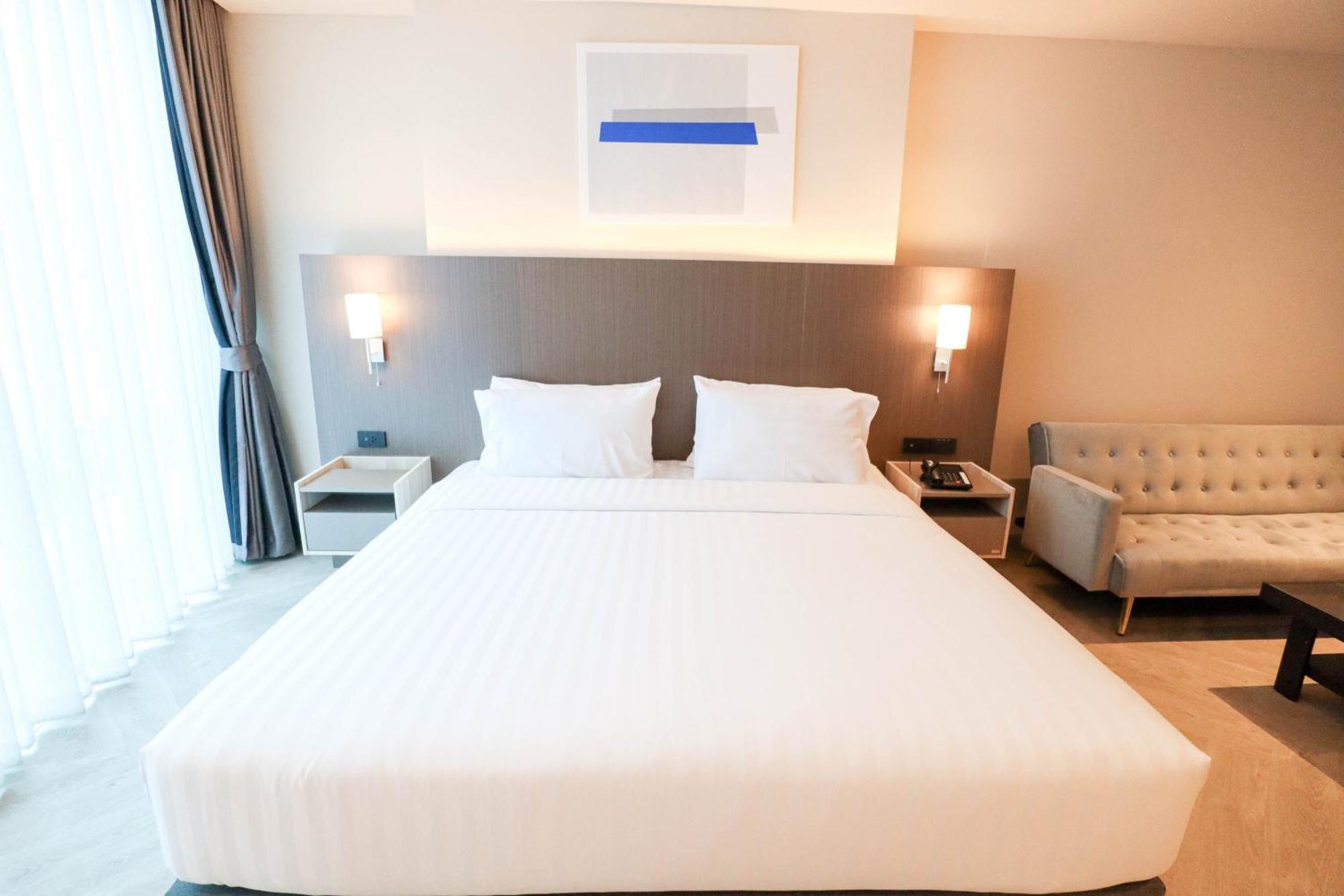The One Cozy Living Hotel