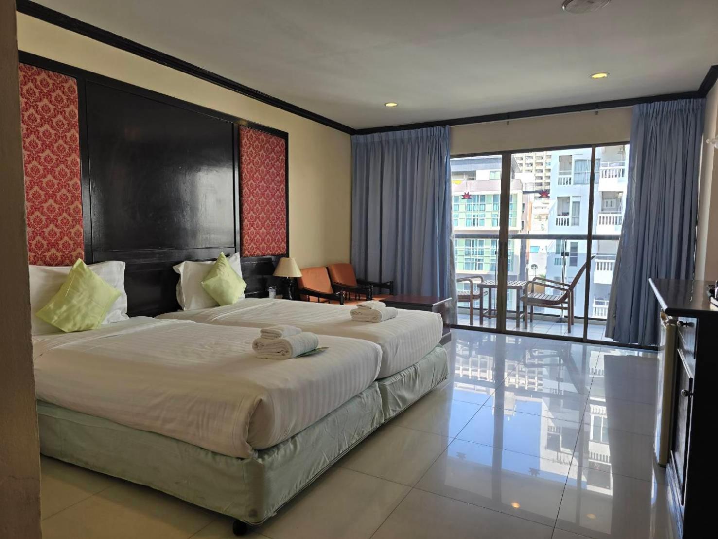 Mike 3* Pattaya