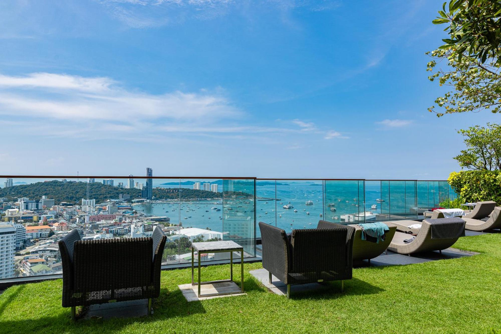 Apartment Edge Sea View *