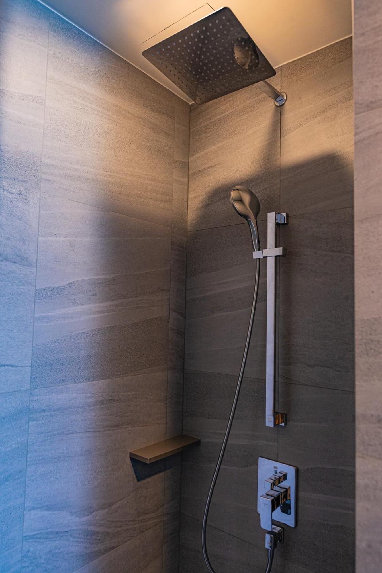 Edge Sea View Apartment Pattaya