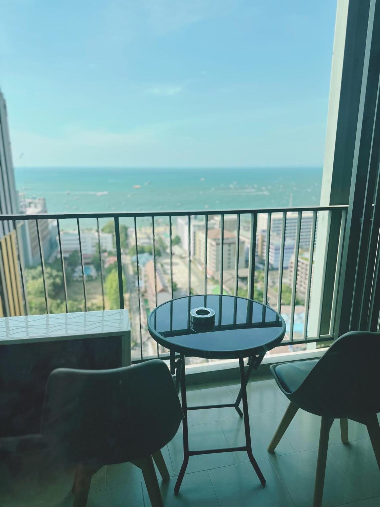 Apartment The Base Near Festival Pattaya
