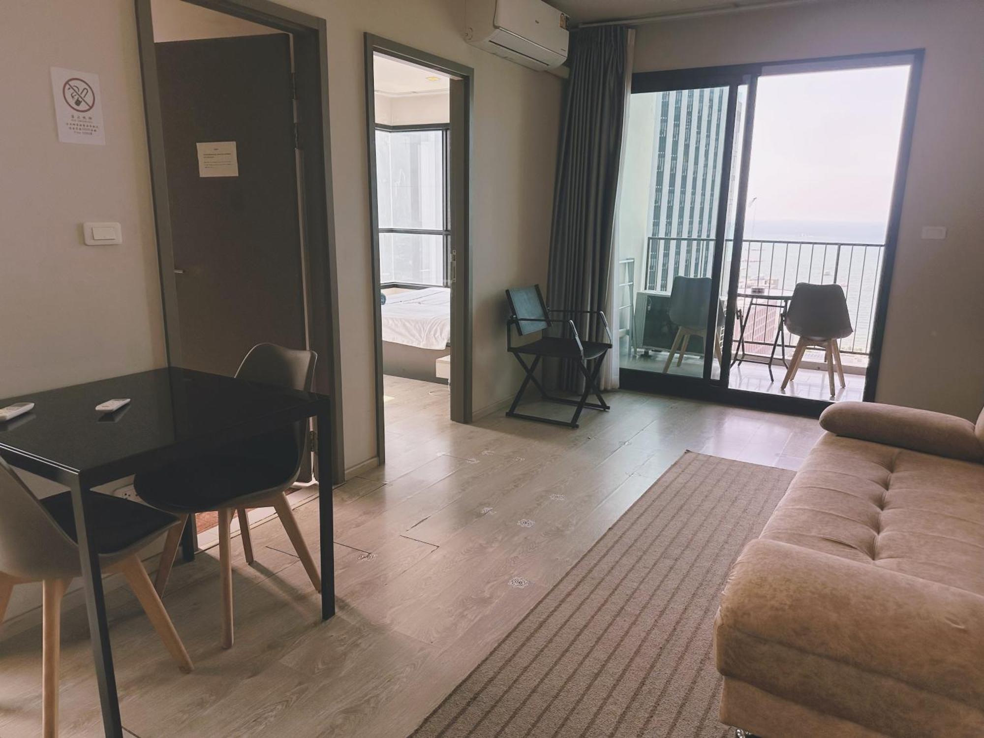 Apartment The Base Near Festival Pattaya
