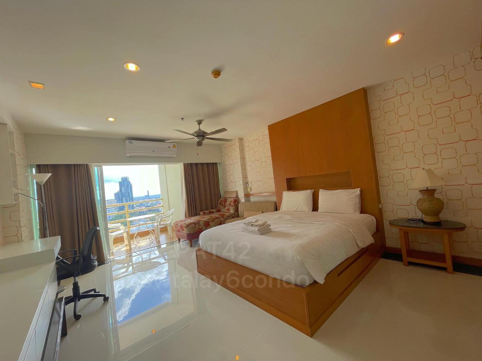 Apartment View Talay 6 By Pat 42