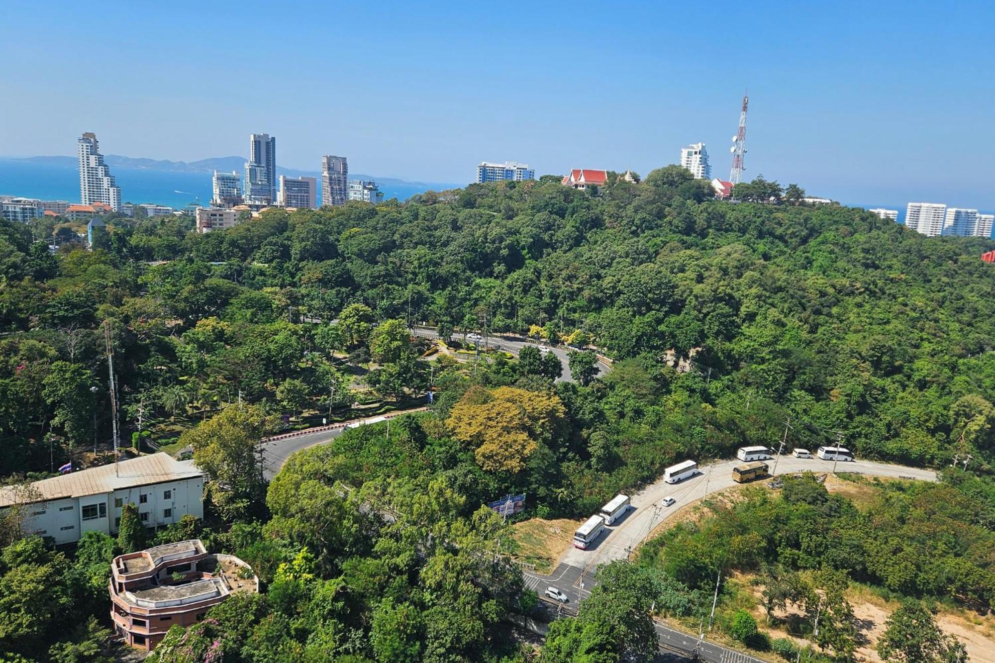 Sea & Mountain View Near Walking Street Apartment *