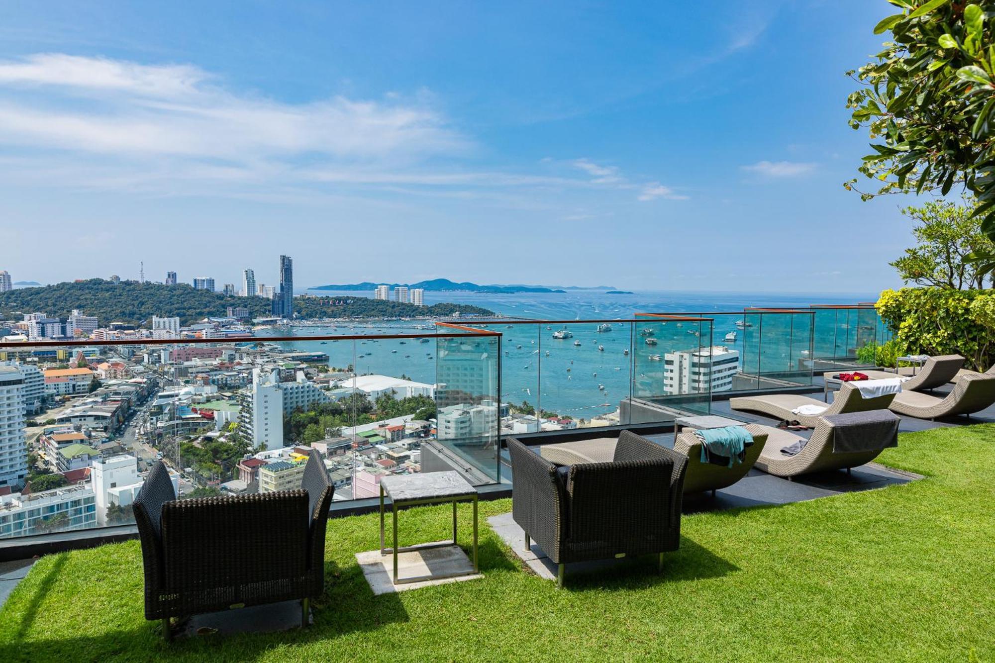 Luxury Edge Apartment Pattaya