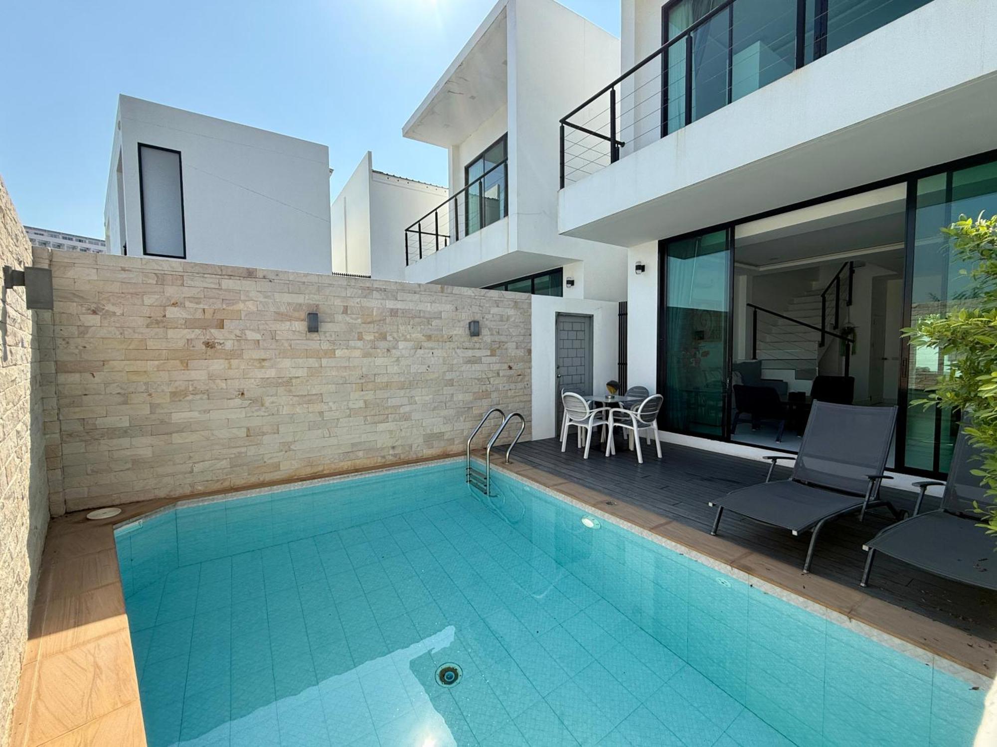 Pool 179 Nearby Walking Street Villa Pattaya