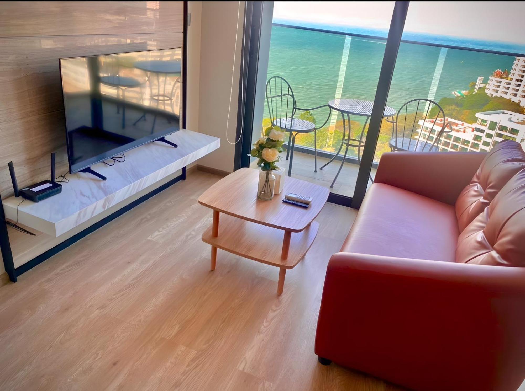 Beachfront 1br With Breathtaking Views Pattaya