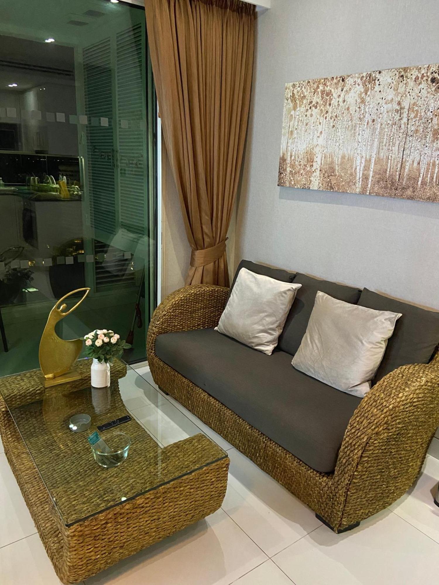 Apartment Hill And Super Seaview Condo Pattaya