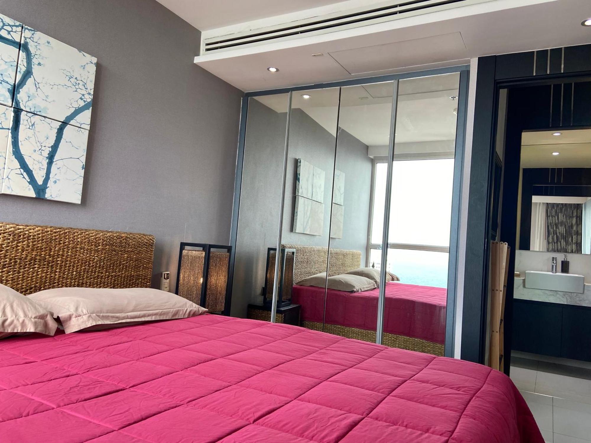 Hill And Super Seaview Condo * Pattaya