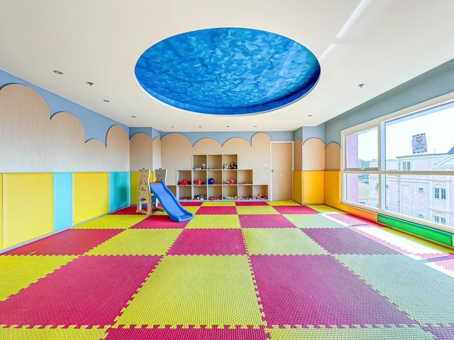 Minimal Sea Aparthotel