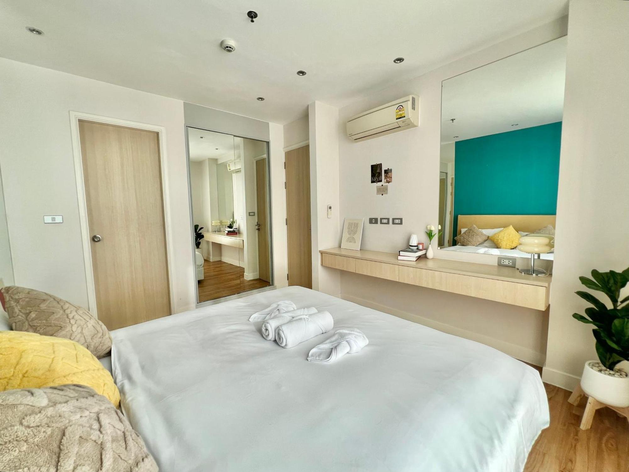 Minimal Sea Aparthotel