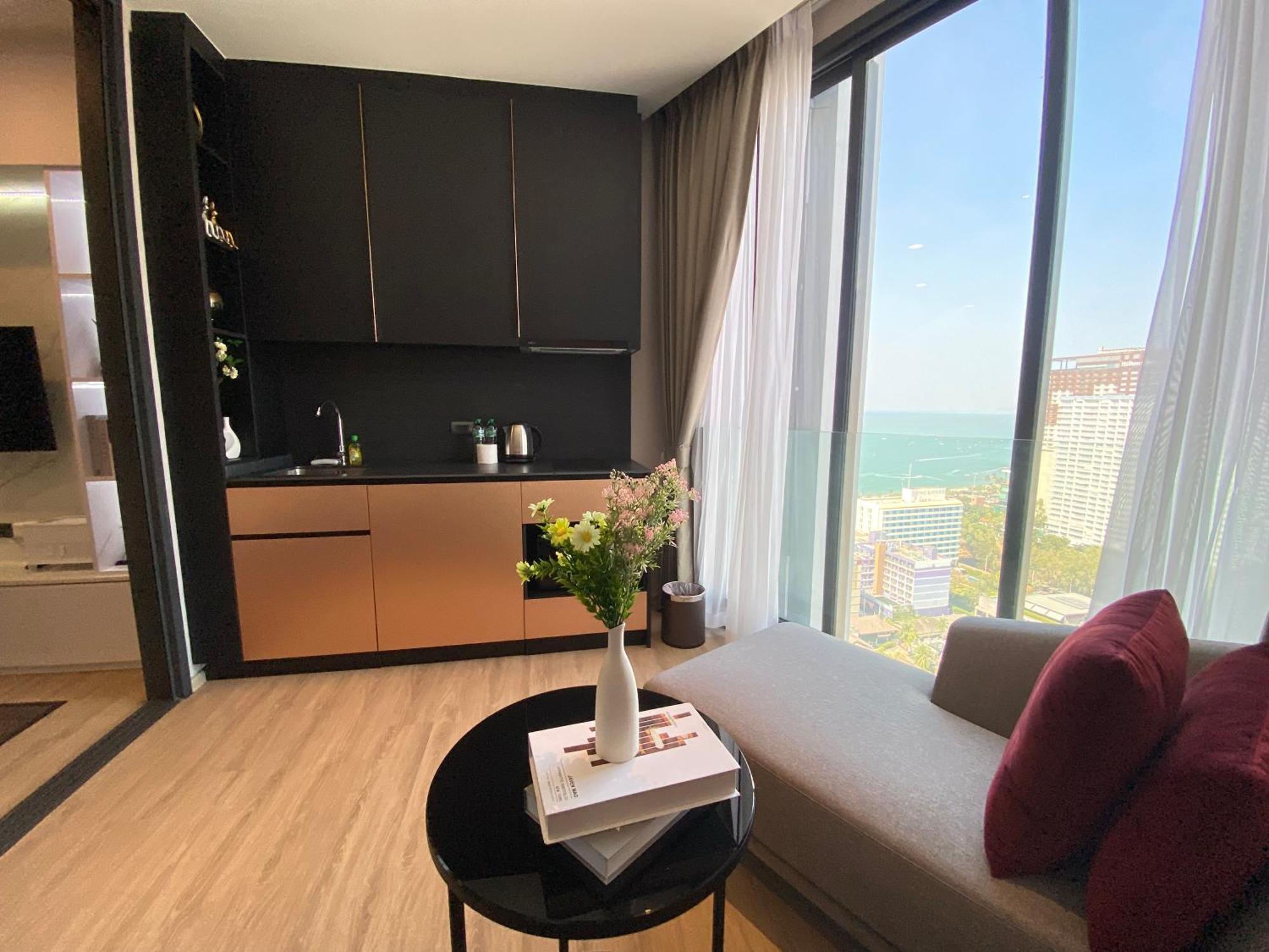 Luxury Edge Apartment
