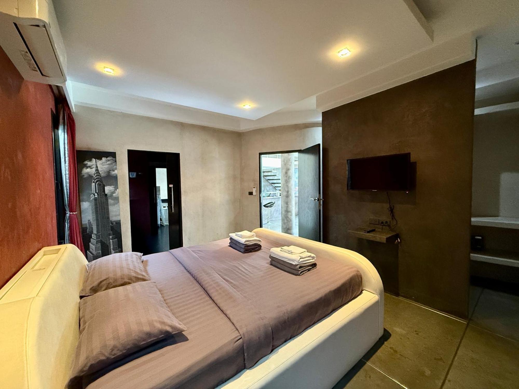 Pool 15 Nearby Walking Street * Pattaya