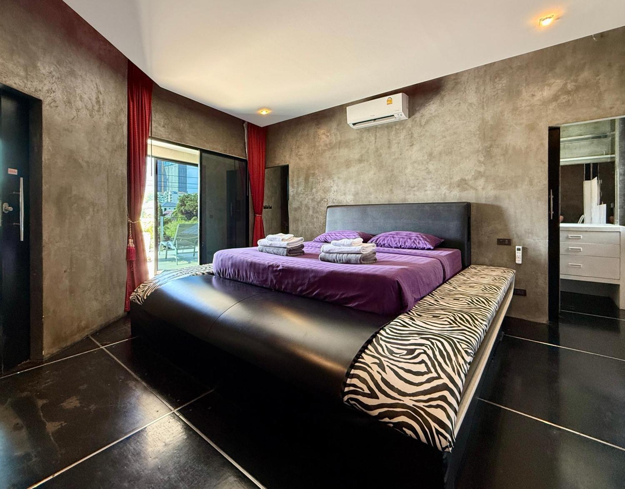 Pool 15 Nearby Walking Street Villa *
