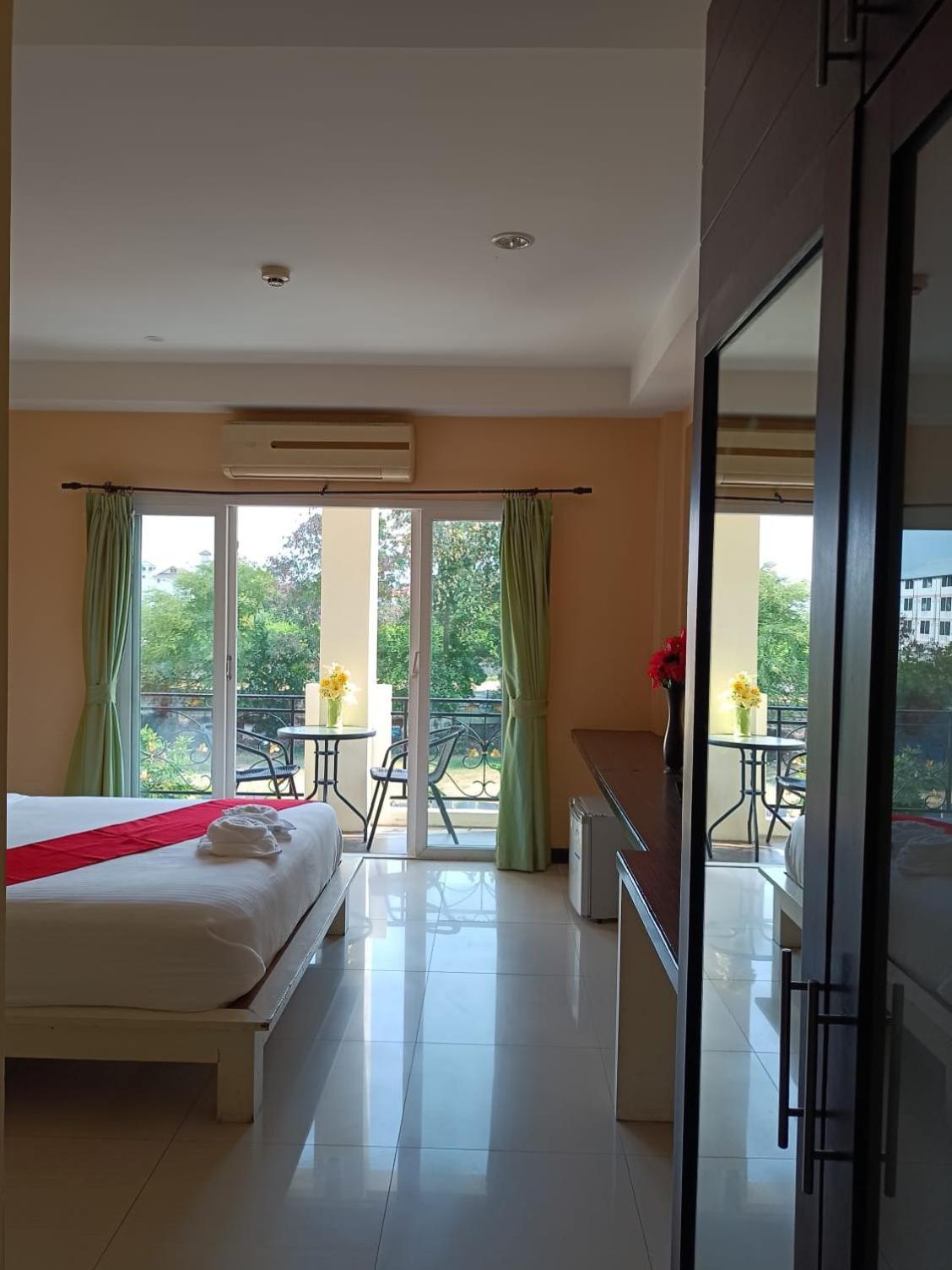Hotel Aura