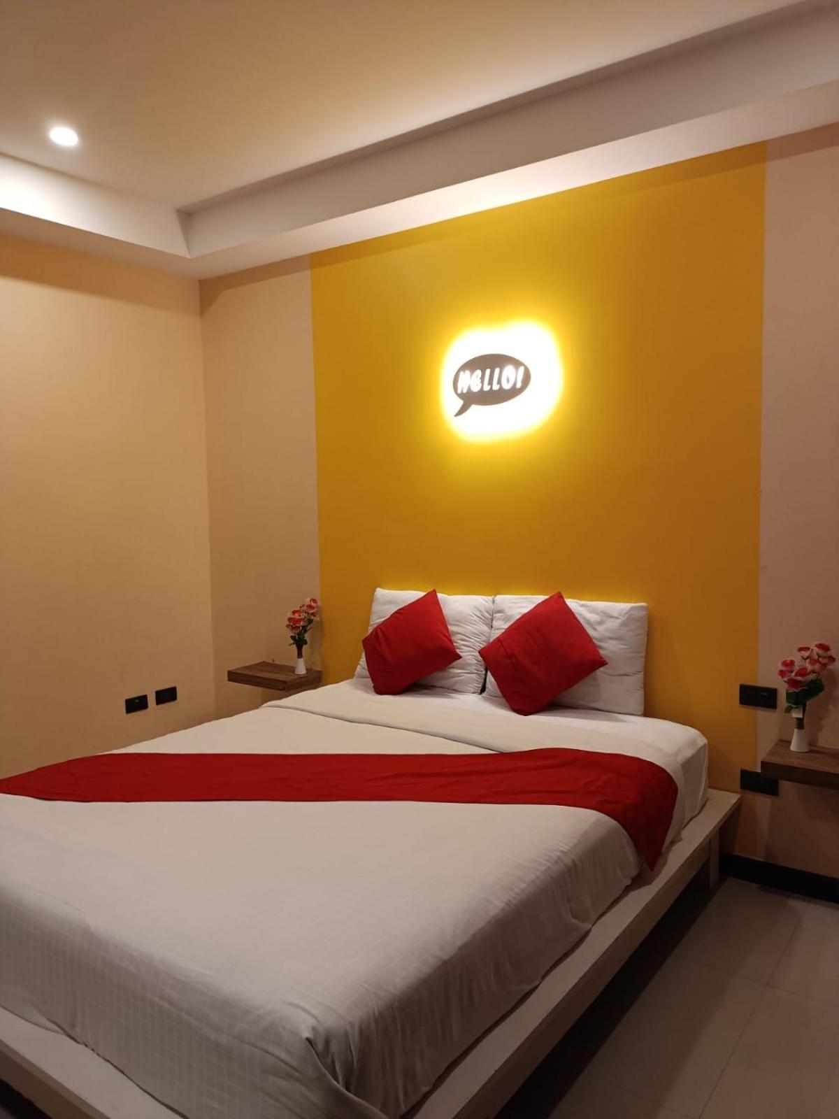 Aura Hotel