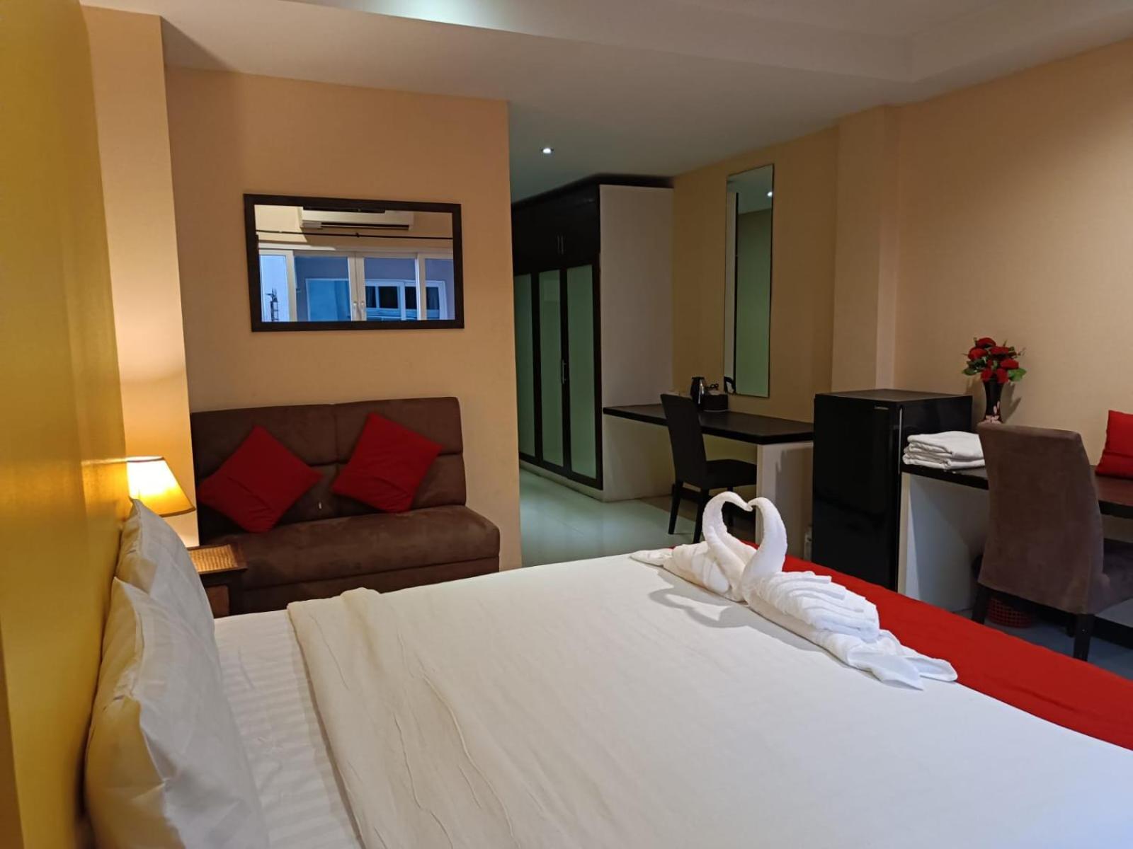 Aura Hotel