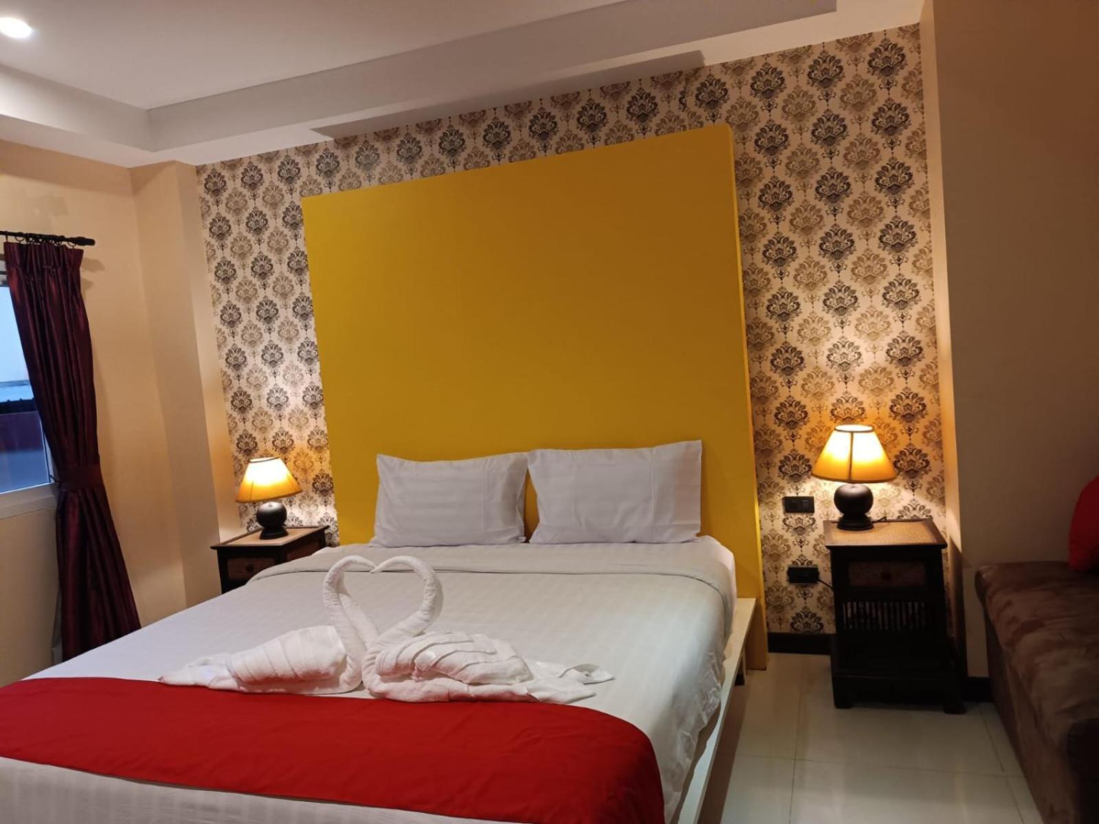 Aura Hotel 3*