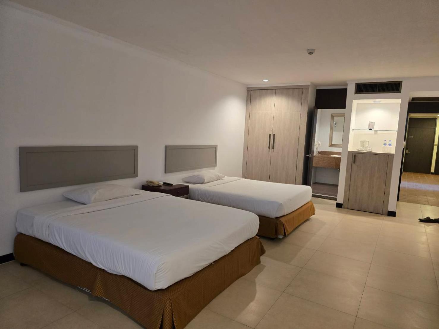 Resort Tropicana Pattaya