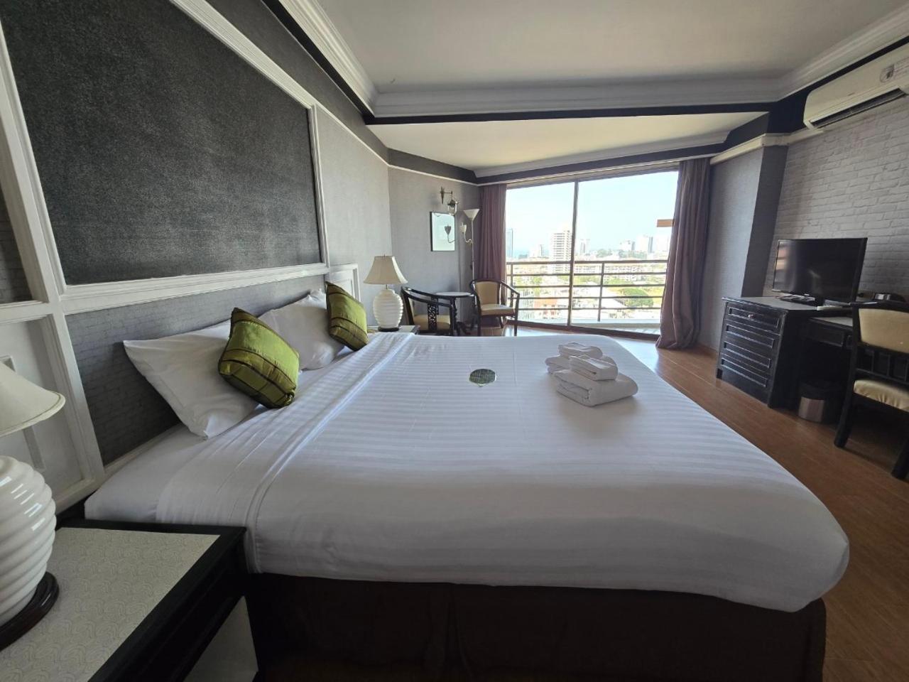 First Pacific Cirrus 4* Pattaya