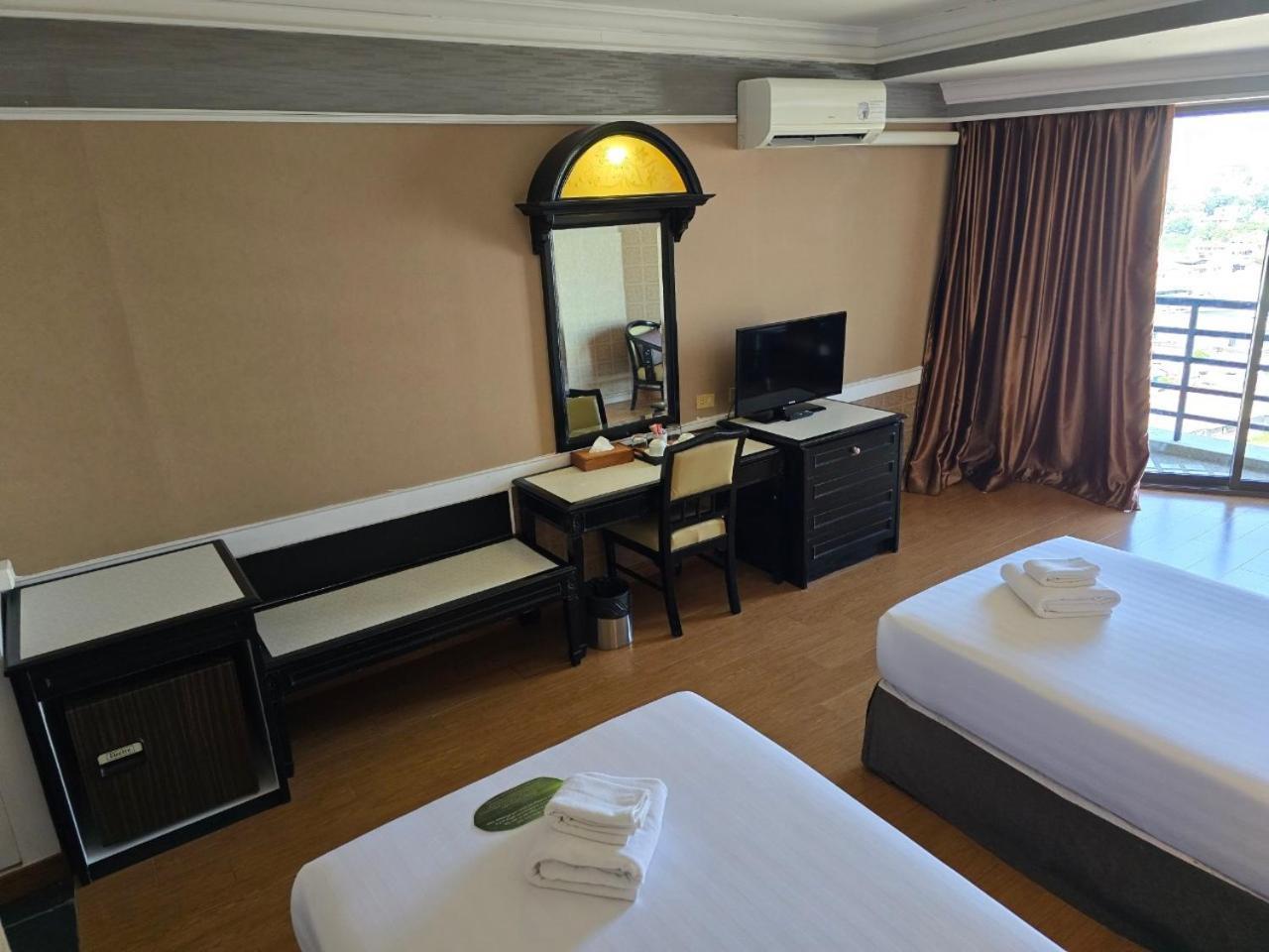 Hotel First Pacific Cirrus