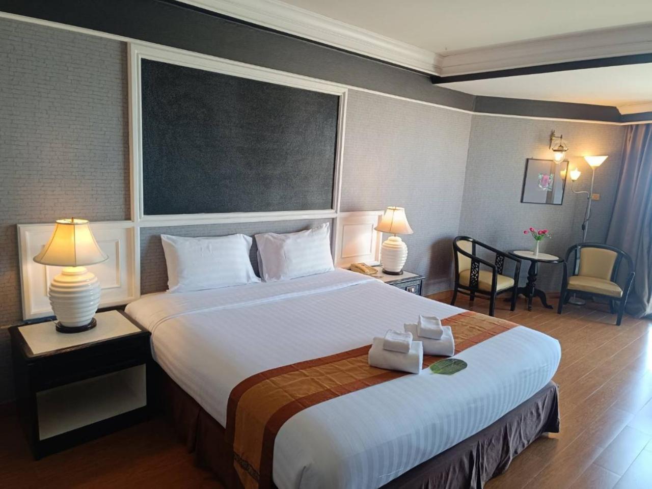 Hotel First Pacific Cirrus Pattaya