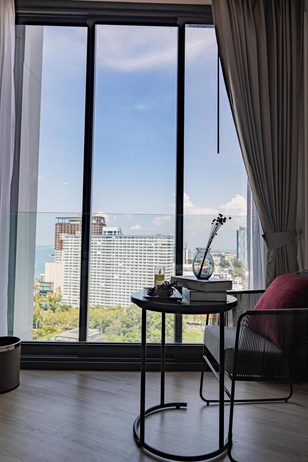 Apartment Edge Sea View *