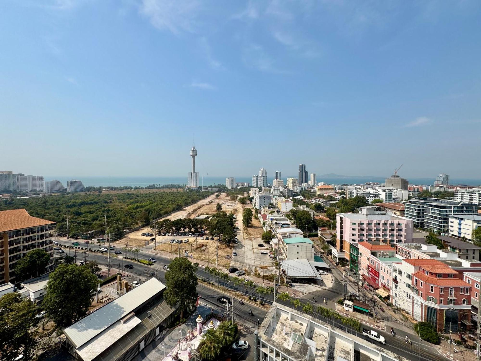 Apartment Treetops By Psr Pattaya