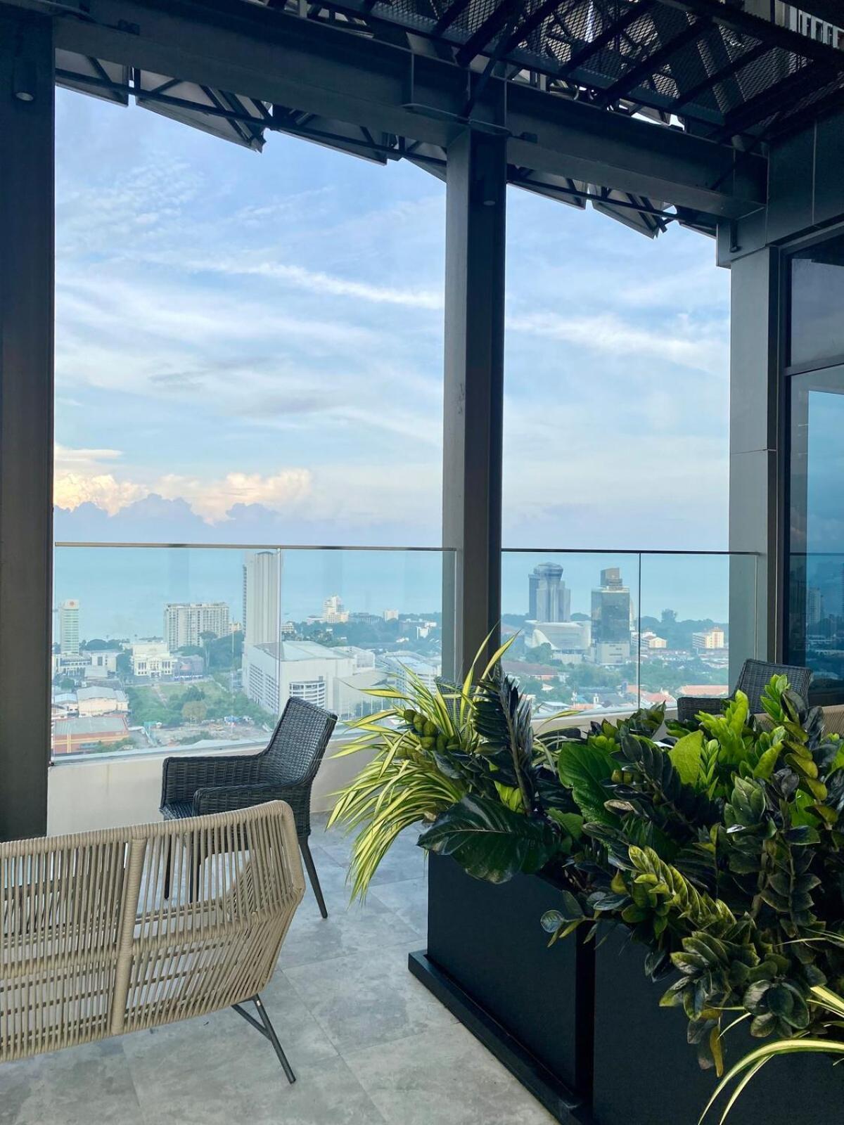 Cove Panorama Pool View
