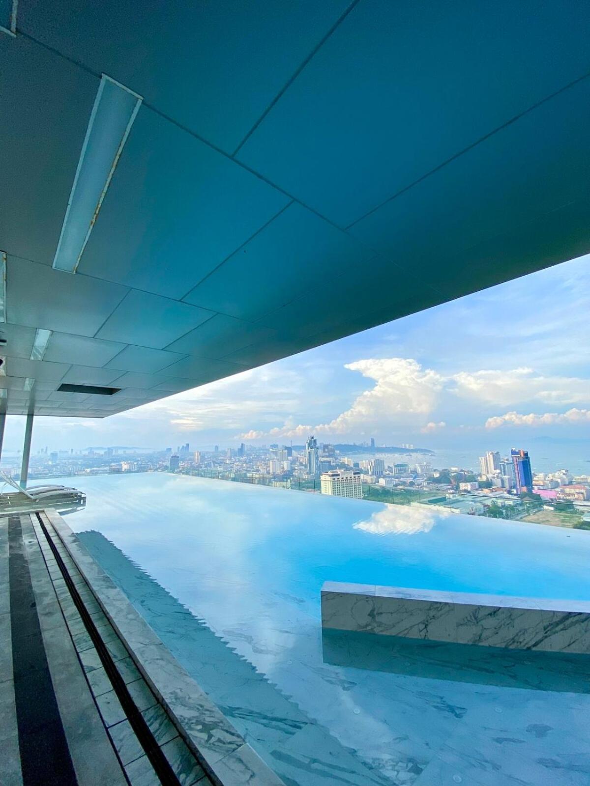 Cove Panorama Pool View Apartment
