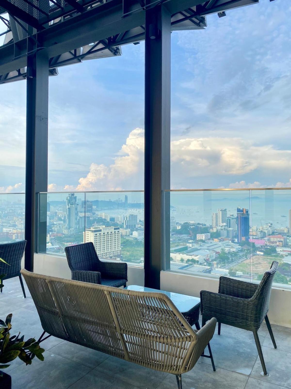 Cove Panorama Pool View