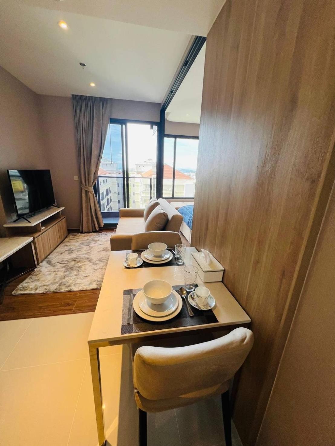 Cove Panorama Pool View Apartment *