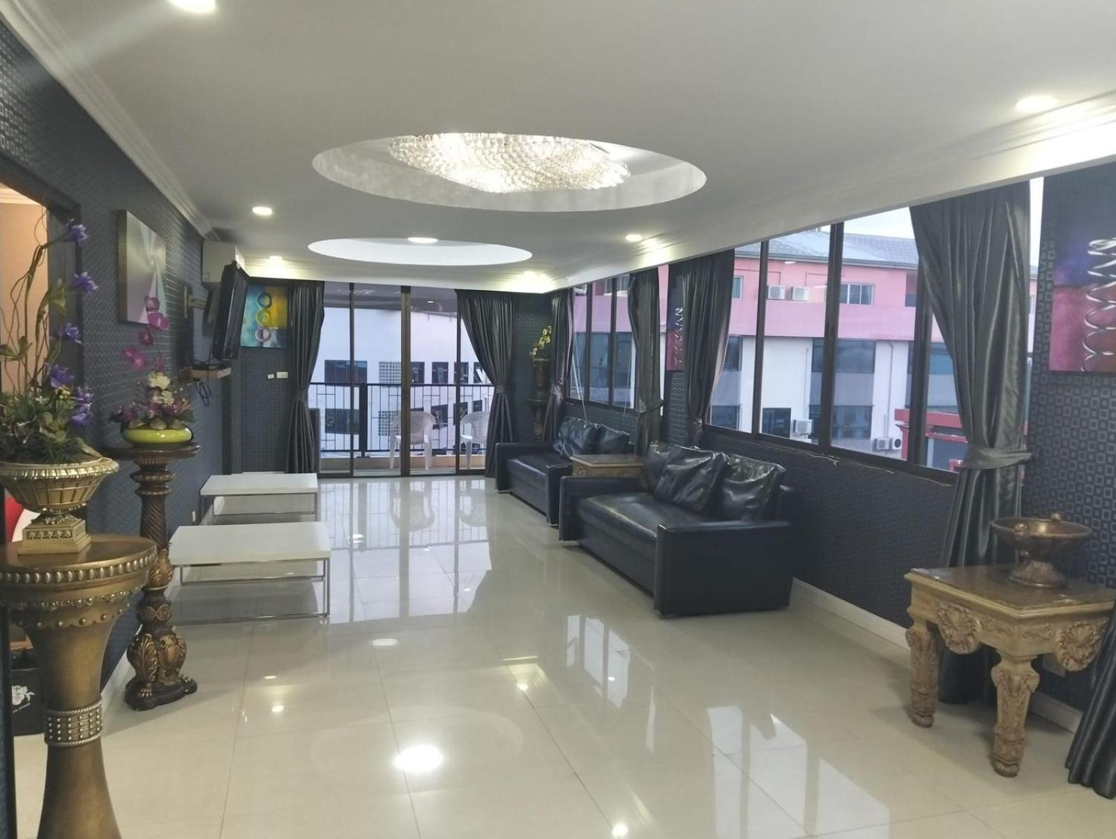 Hotel Merry Near Walking Street 3*