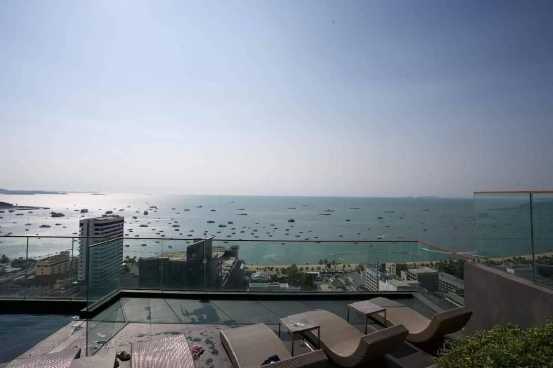 Maxhome At Edge Apartment Pattaya