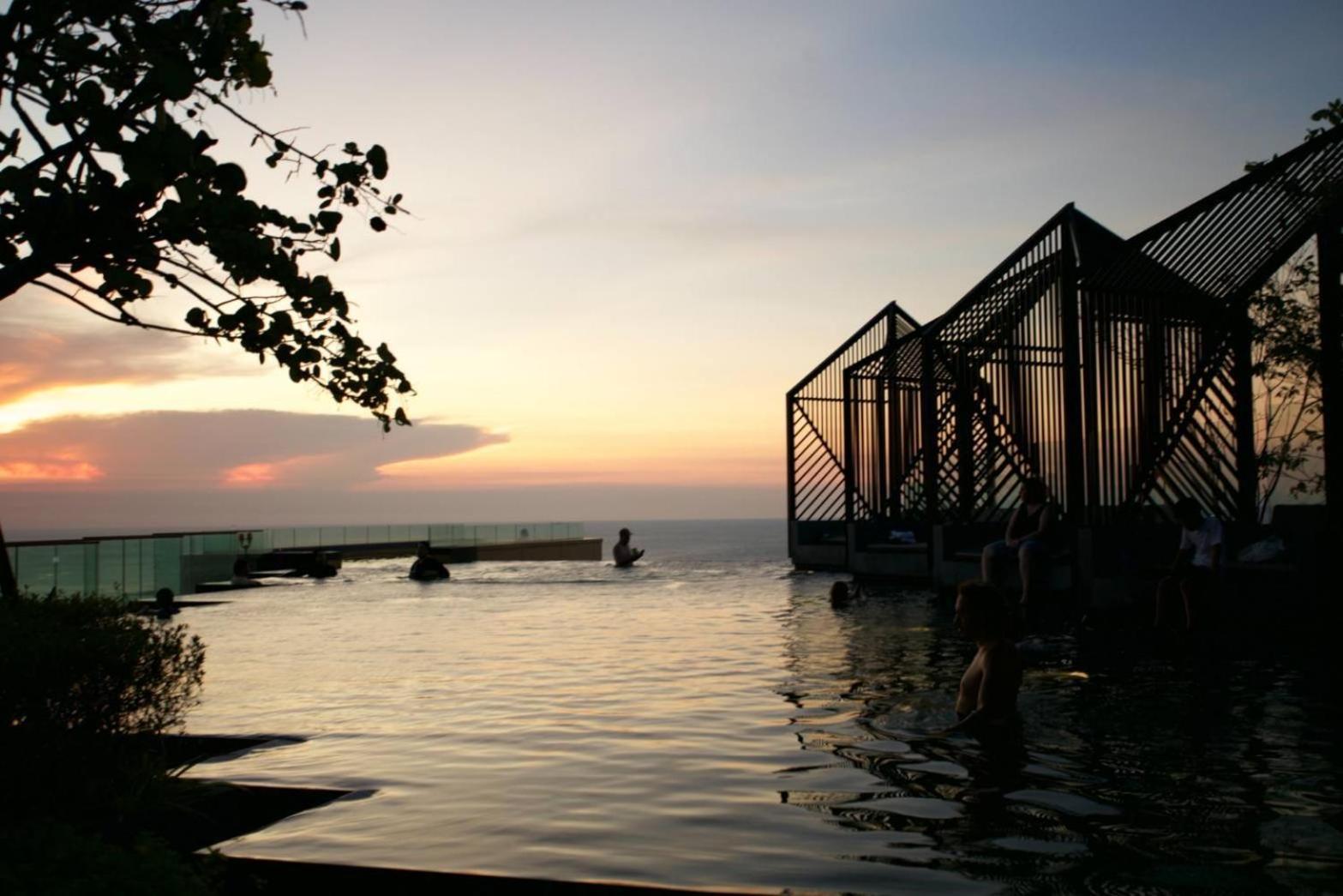 Maxhome At Edge Apartment Pattaya