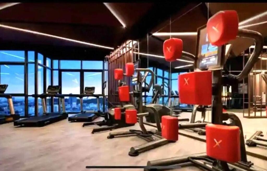 Maxhome At Edge Apartment