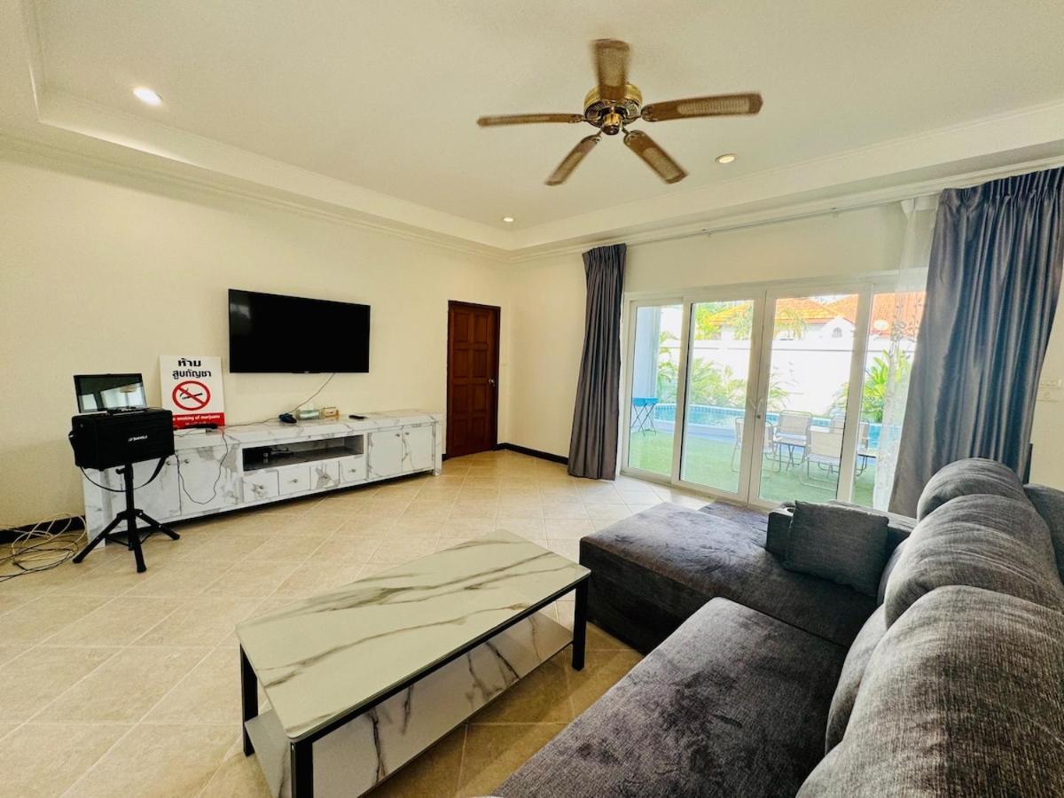 Majestic Seaside Private Villa