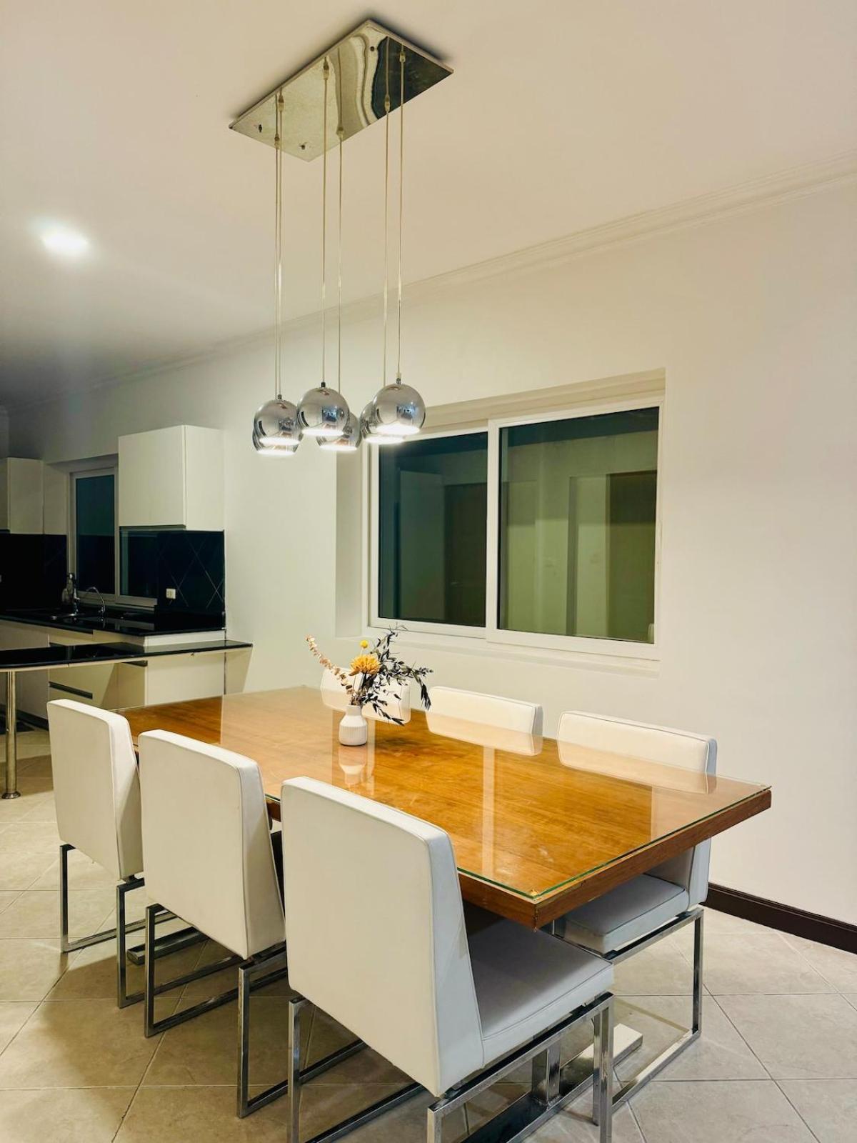 Majestic Seaside Private Villa