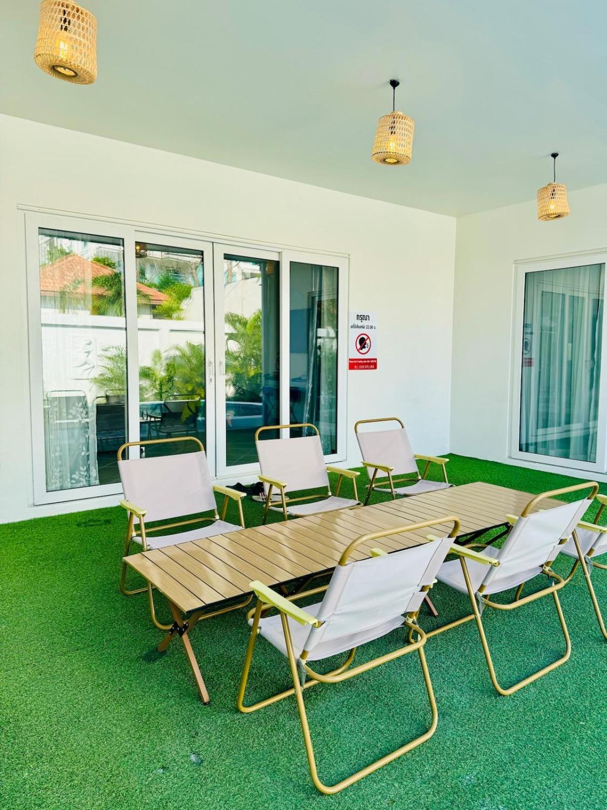 Majestic Seaside Private Villa Pattaya